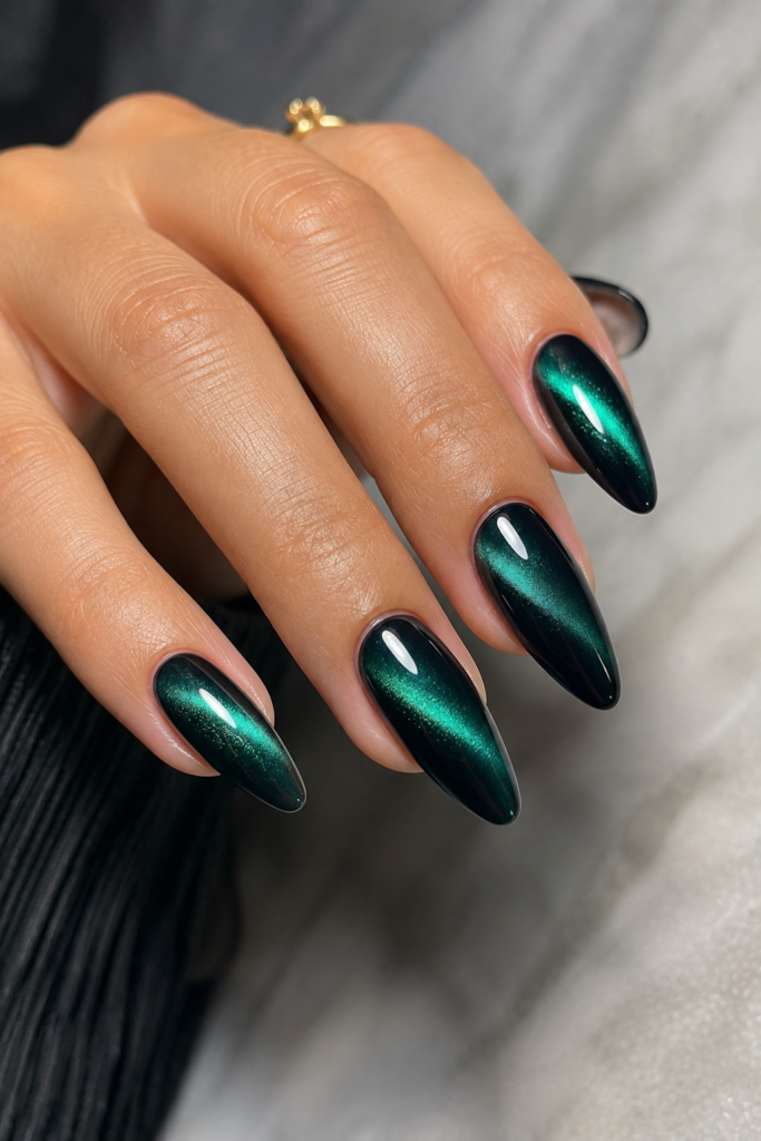 Cat eye Almond Nails